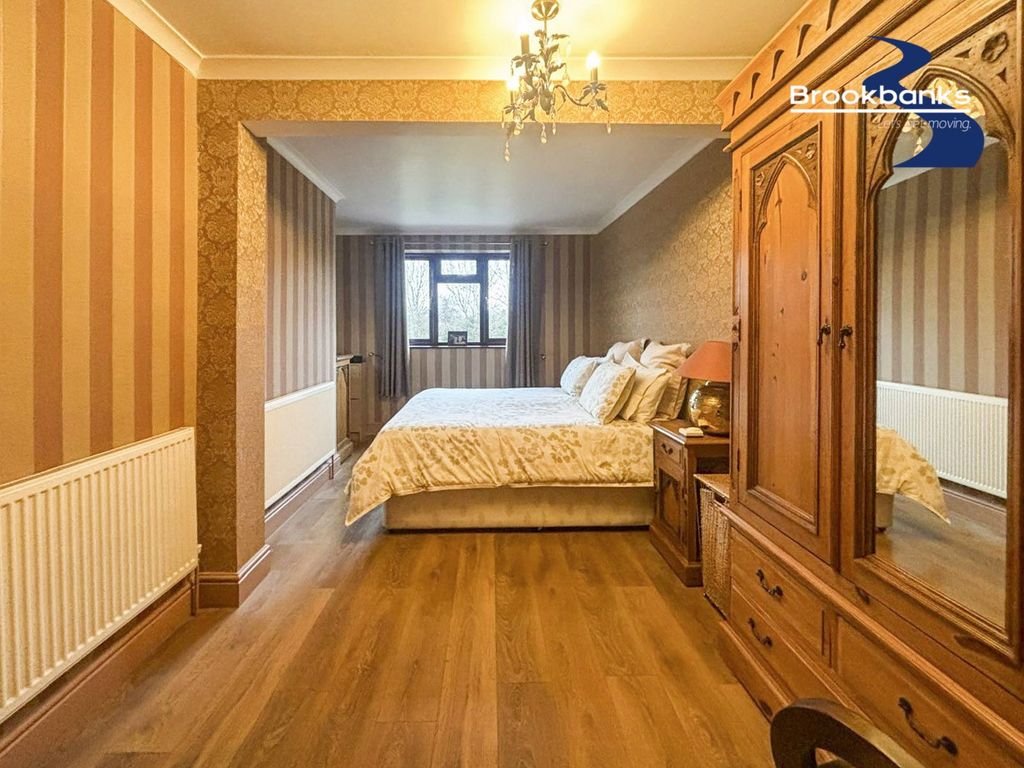 Property photo 2 of 36