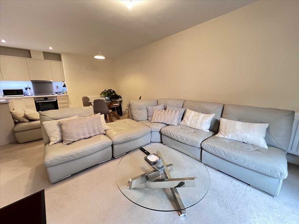 Property photo 3 of 12