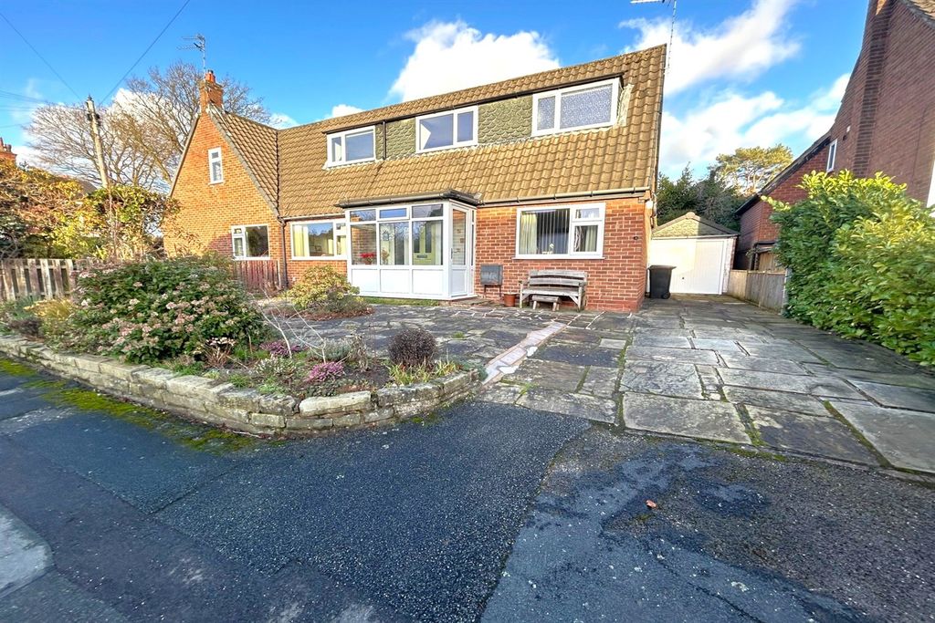 Property photo 1 of 17 (Main)