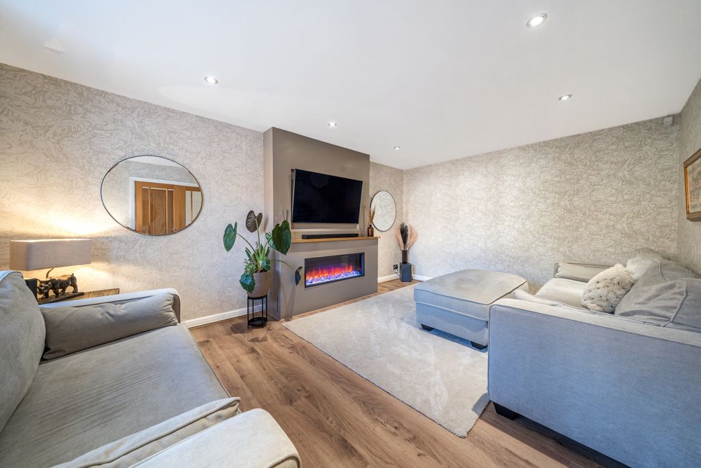 Property photo 2 of 18 1277082 (1)