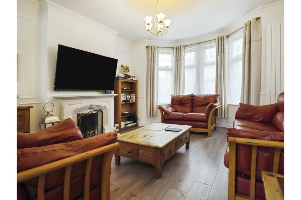 Property photo 1 of 22