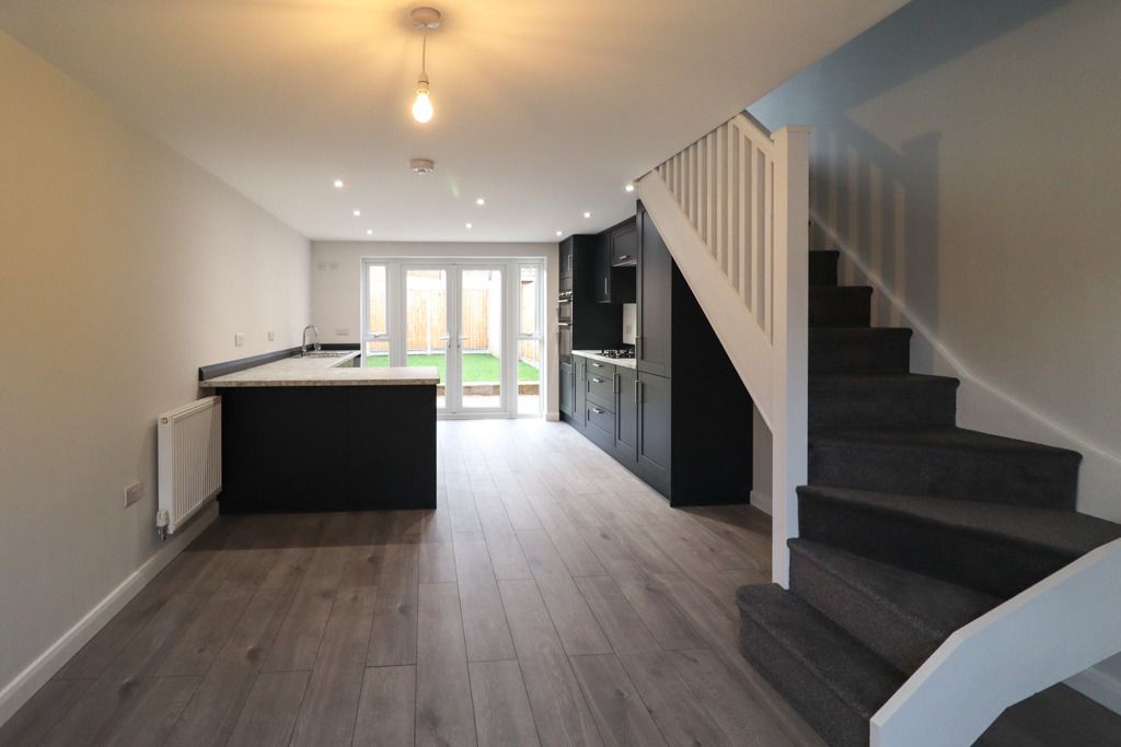 Property photo 3 of 12 4795683