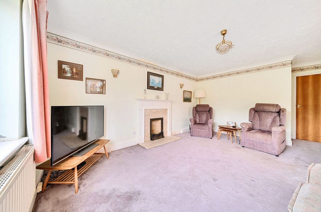 Property photo 3 of 27