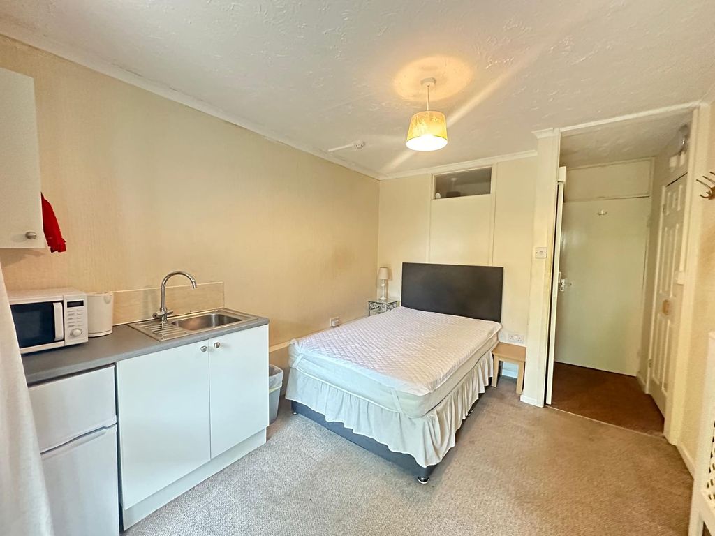 Property photo 2 of 10 7074d5d6-7871-49Be-Bd9A-B5F1A46c7593