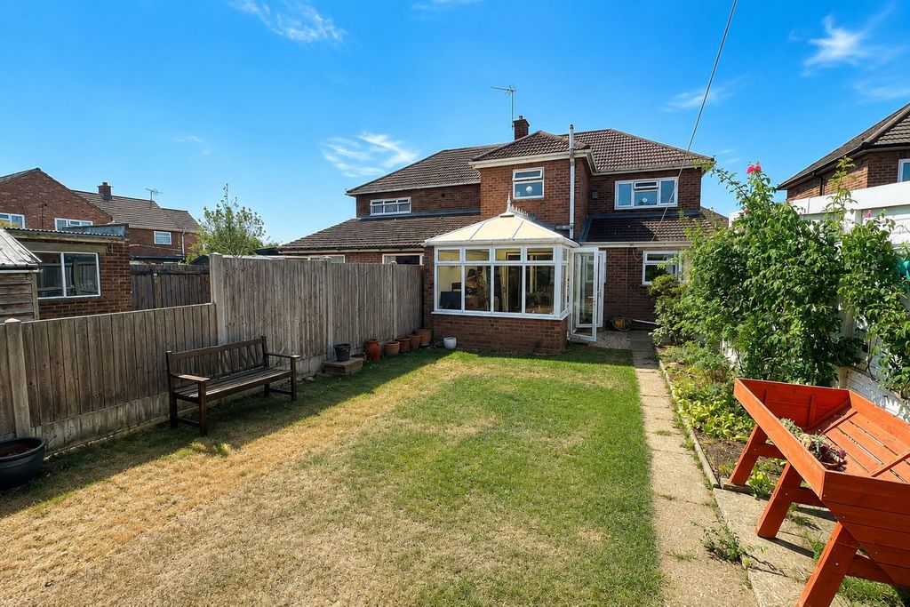 Property photo 2 of 25