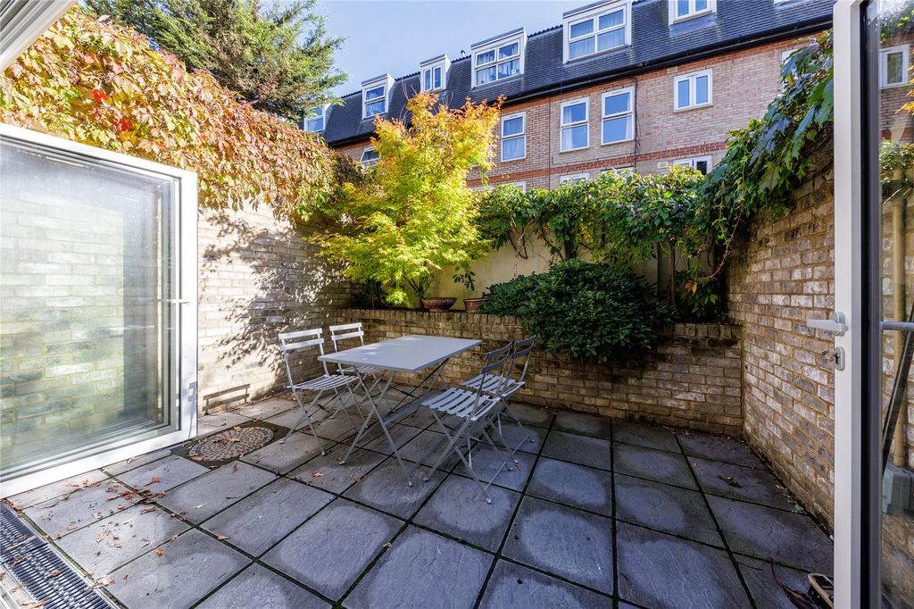 Property photo 2 of 13 Picture No. 63