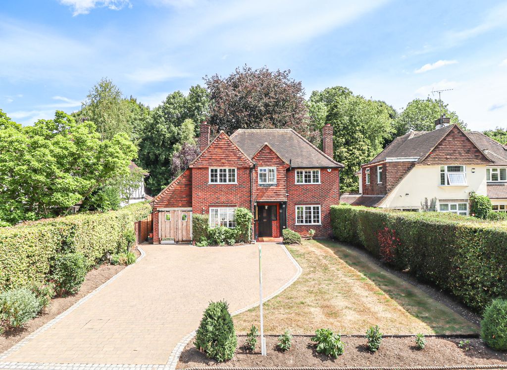 Property photo 1 of 16 Front