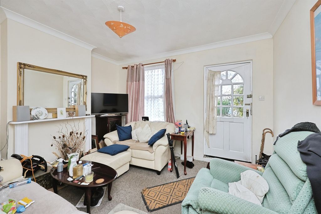 Property photo 3 of 12