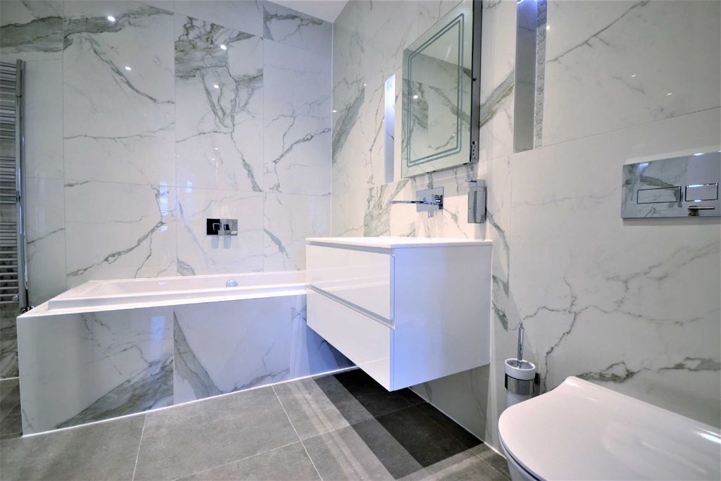 Property photo 2 of 12 Photo