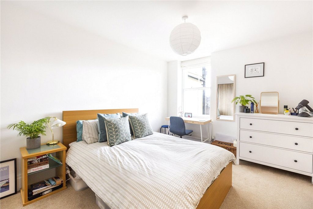 Additional image 10 of 2 bed flat for saleOakfield Road, Clifton, Bristol BS8