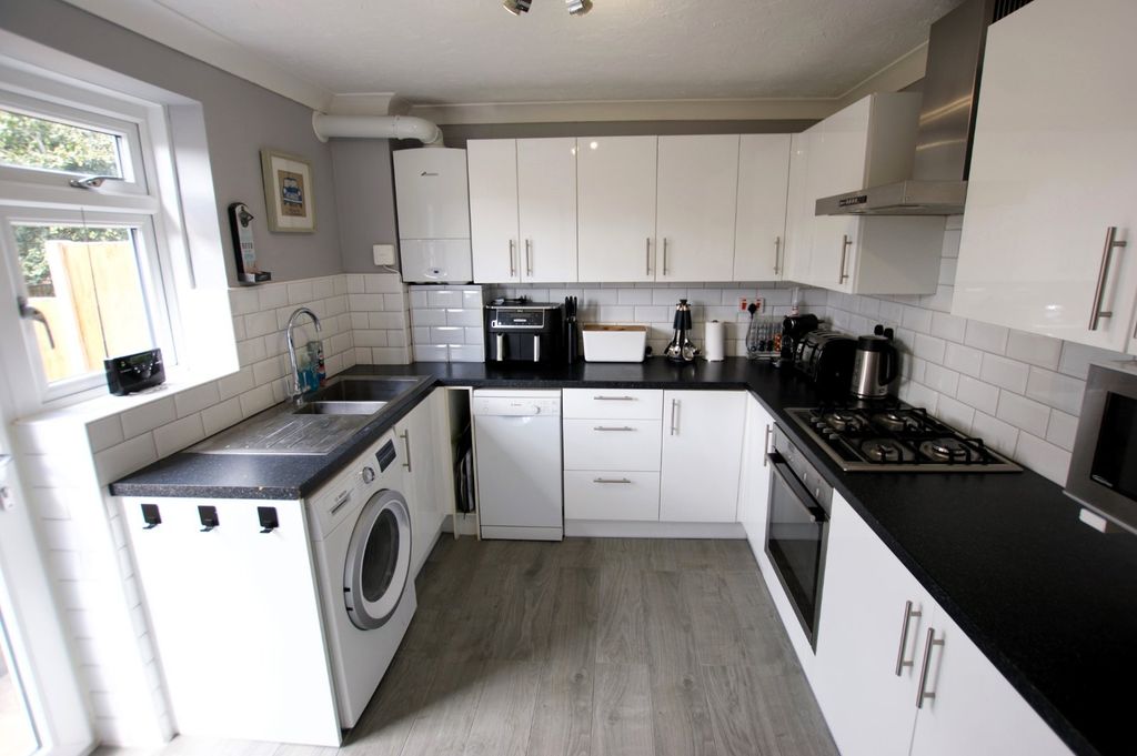 Property photo 2 of 12 Picture No. 04