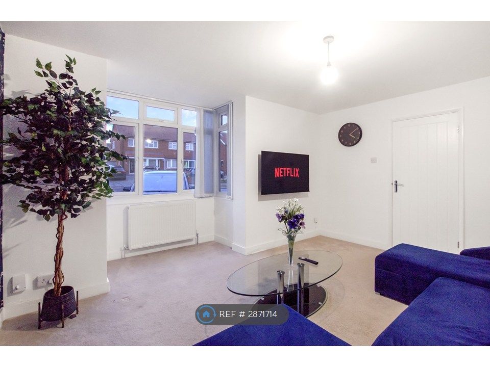 Property photo 2 of 15 Living Room