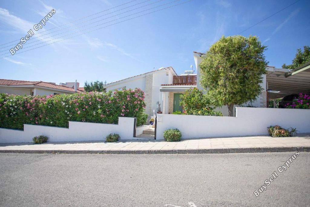 Property photo 2 of 35