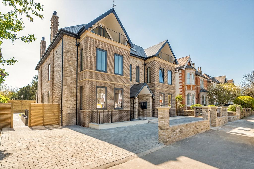 Property photo 1 of 10 Picture No. 11