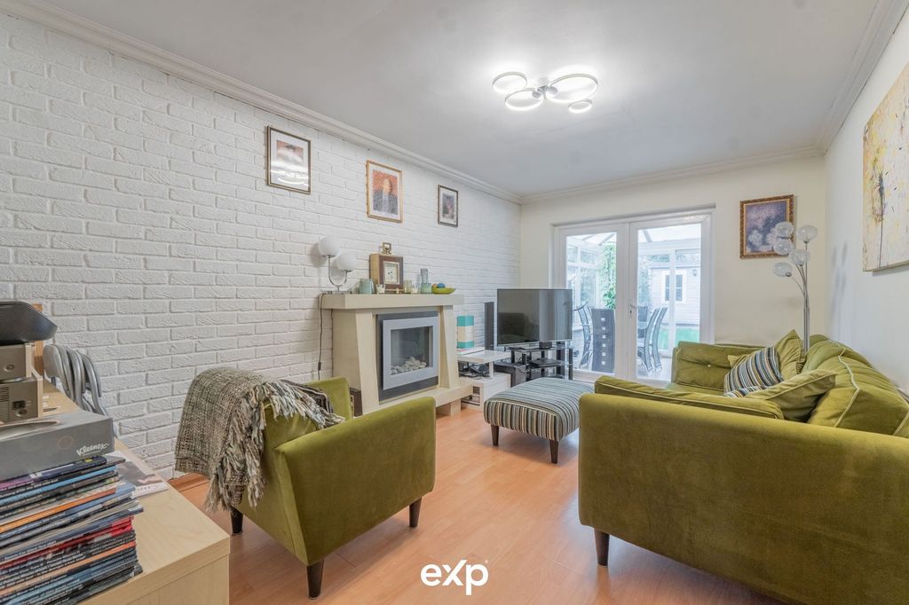 Property photo 3 of 20