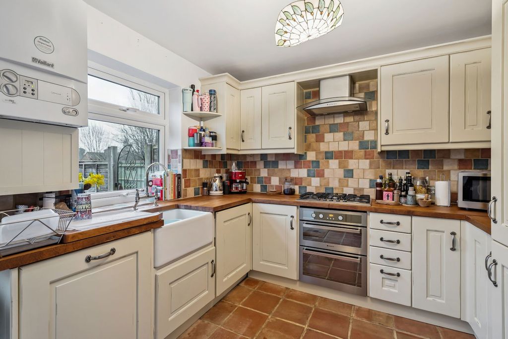 Property photo 3 of 23