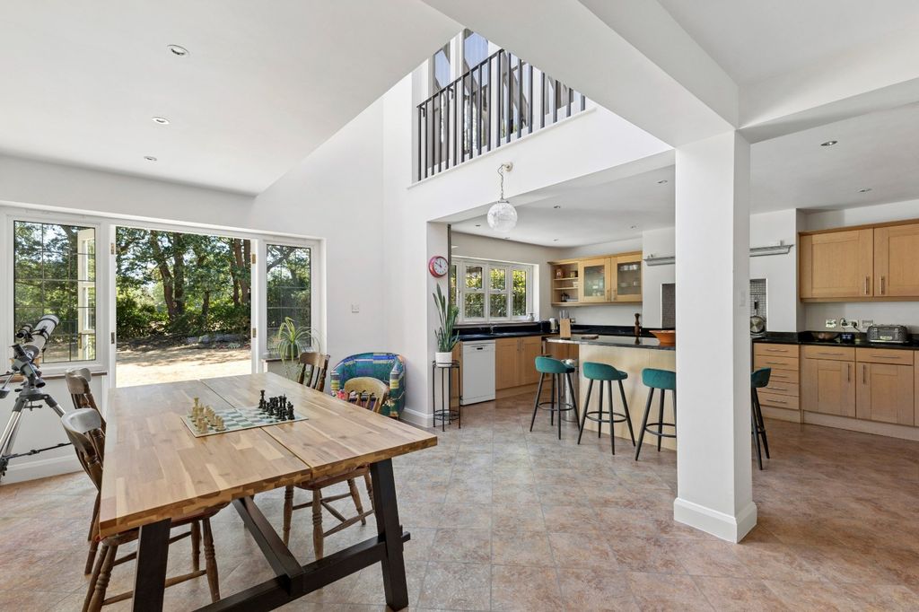 Property photo 2 of 14 Kitchen/Dining