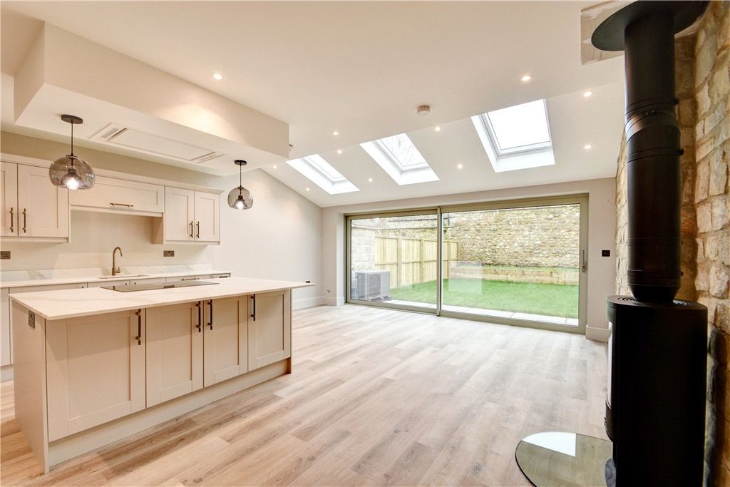 Property photo 2 of 12 Picture No. 12