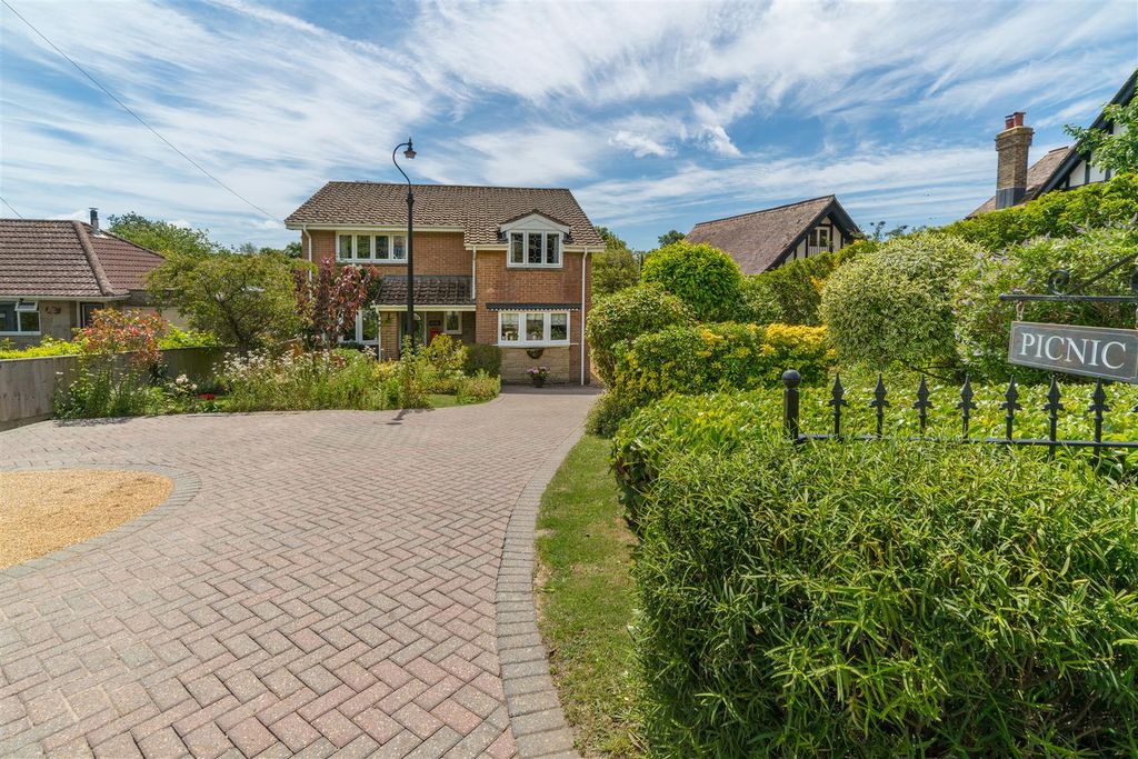 Property photo 1 of 32