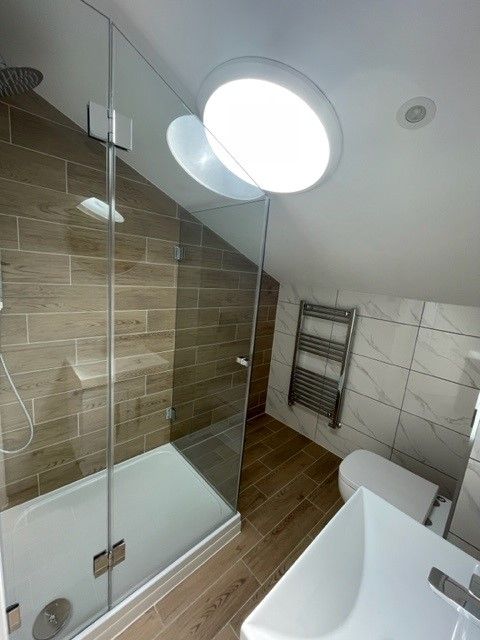 Property photo 2 of 4 Pioneer Bathroom (00