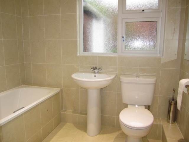 Property photo 3 of 8 Bathroom
