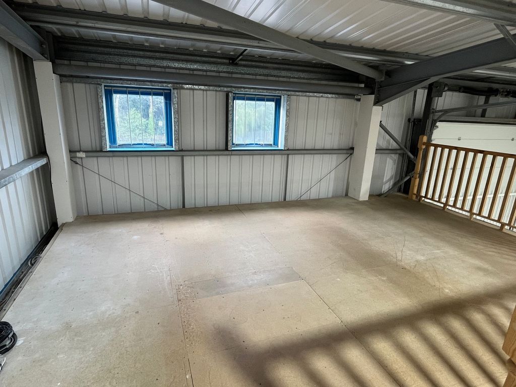Property photo 3 of 6