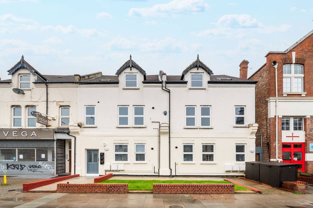 Property photo 1 of 8