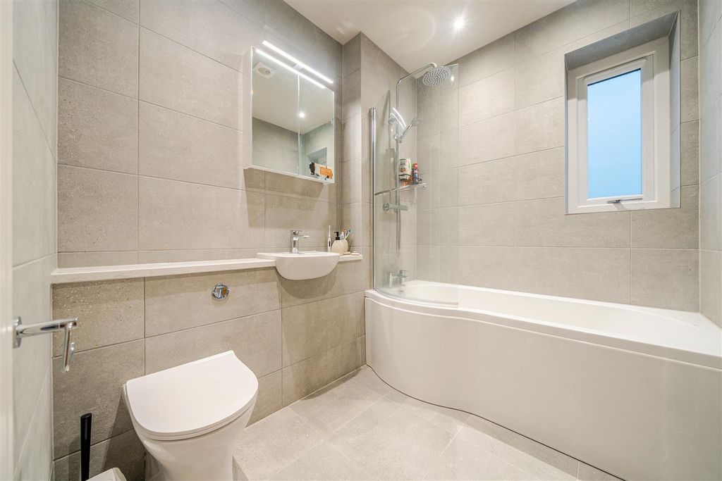 Property photo 3 of 26