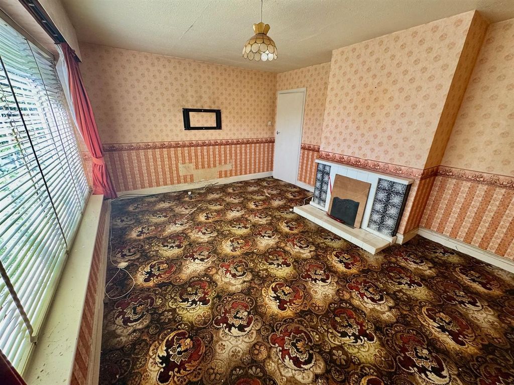 Property photo 3 of 15 Lounge 2.Jpg