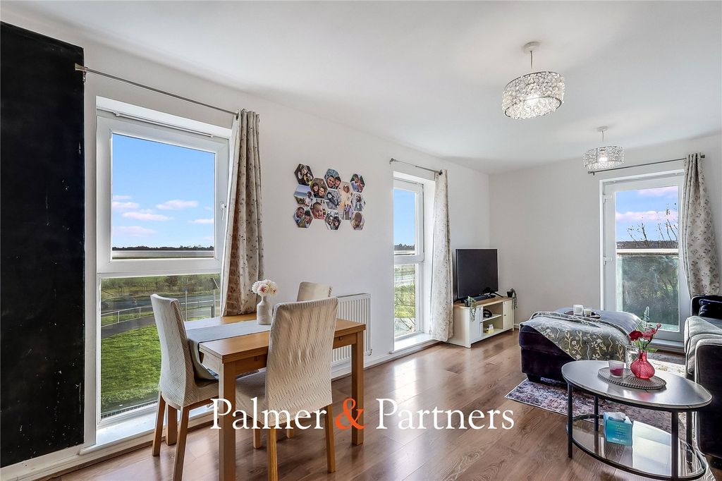 Property photo 3 of 15 Picture No. 08