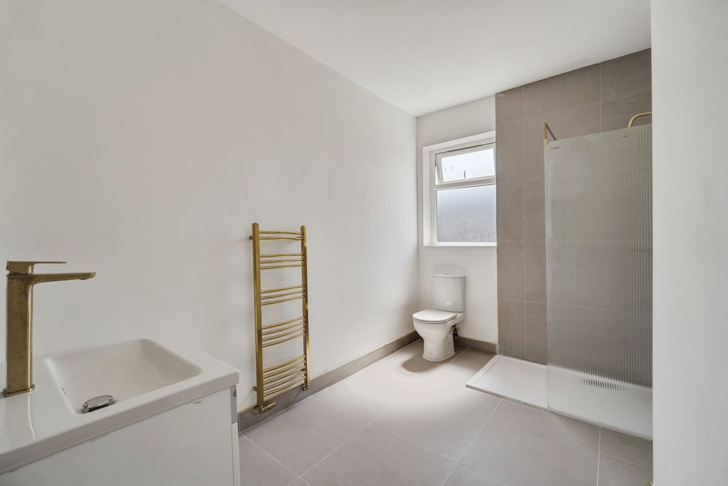 Property photo 2 of 20 Pbox-Img.Jpg