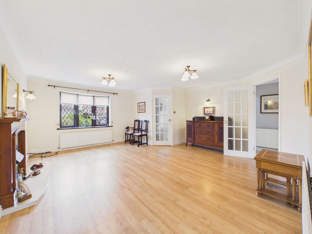 Property photo 2 of 20 5142643