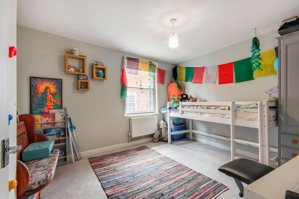 Additional image 8 of 2 bed flat for saleLingfield Road, Edenbridge TN8