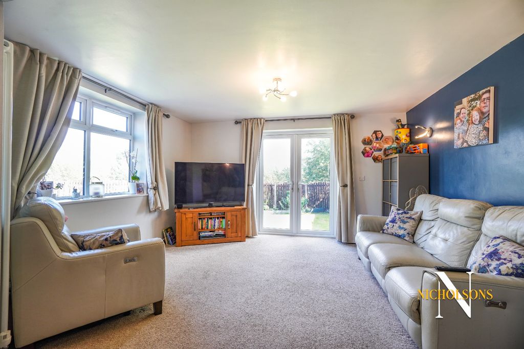 Property photo 3 of 19 4508474