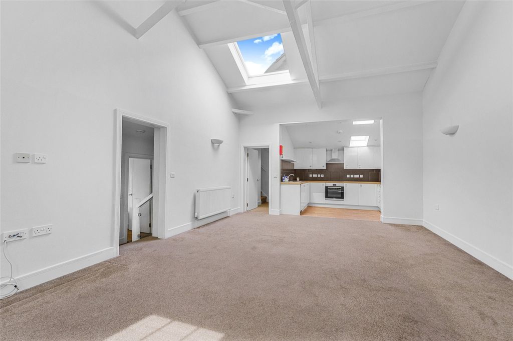 Property photo 2 of 19 Picture No. 05