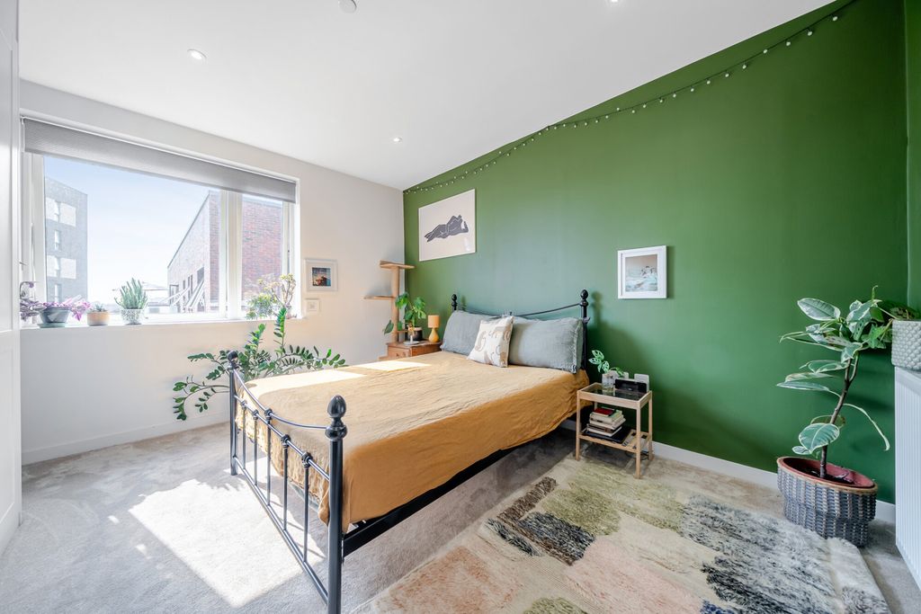 Property photo 3 of 20 1493042-3-6A511B5...