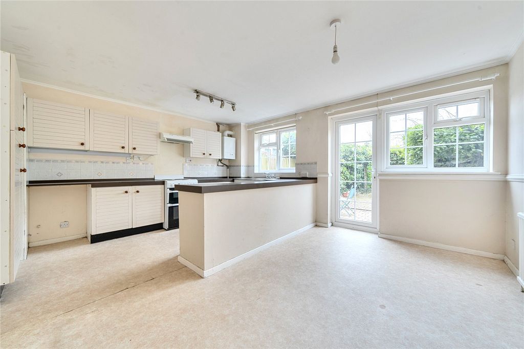 Property photo 2 of 29 Picture No. 13