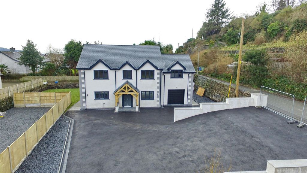 Property photo 1 of 33 Dji_0010.Jpg