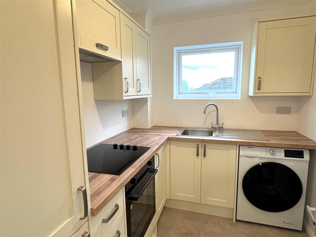 Property photo 2 of 7 Kitchen A.Jpg