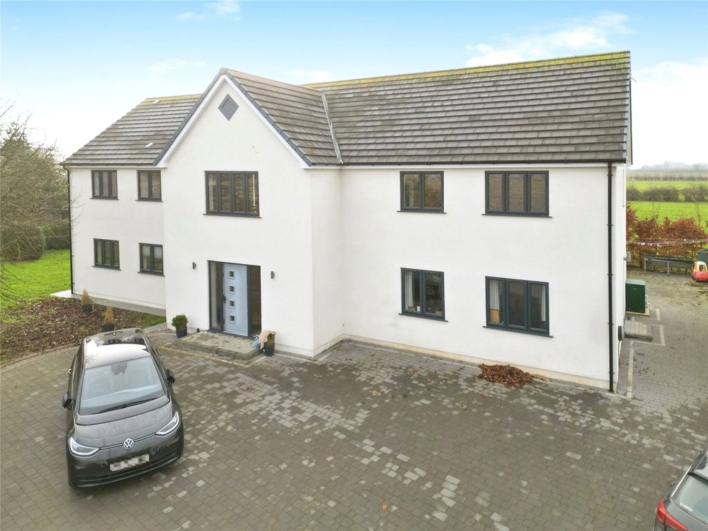 Property photo 3 of 29 Picture No. 02