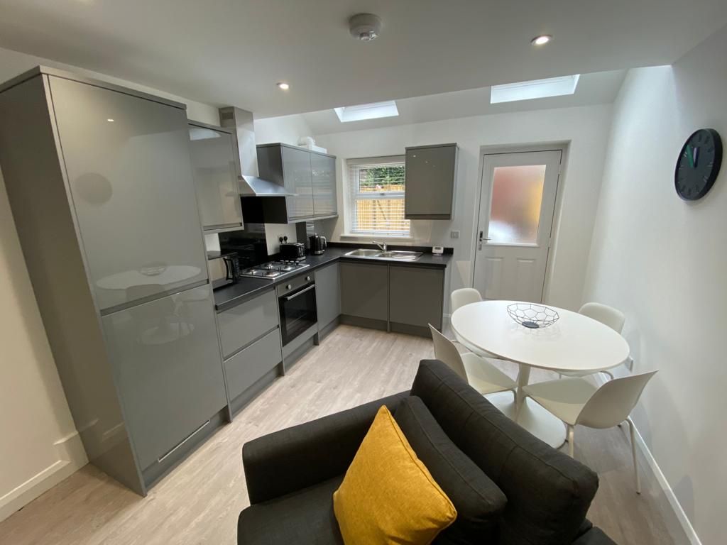 Property photo 3 of 8 Kitchen