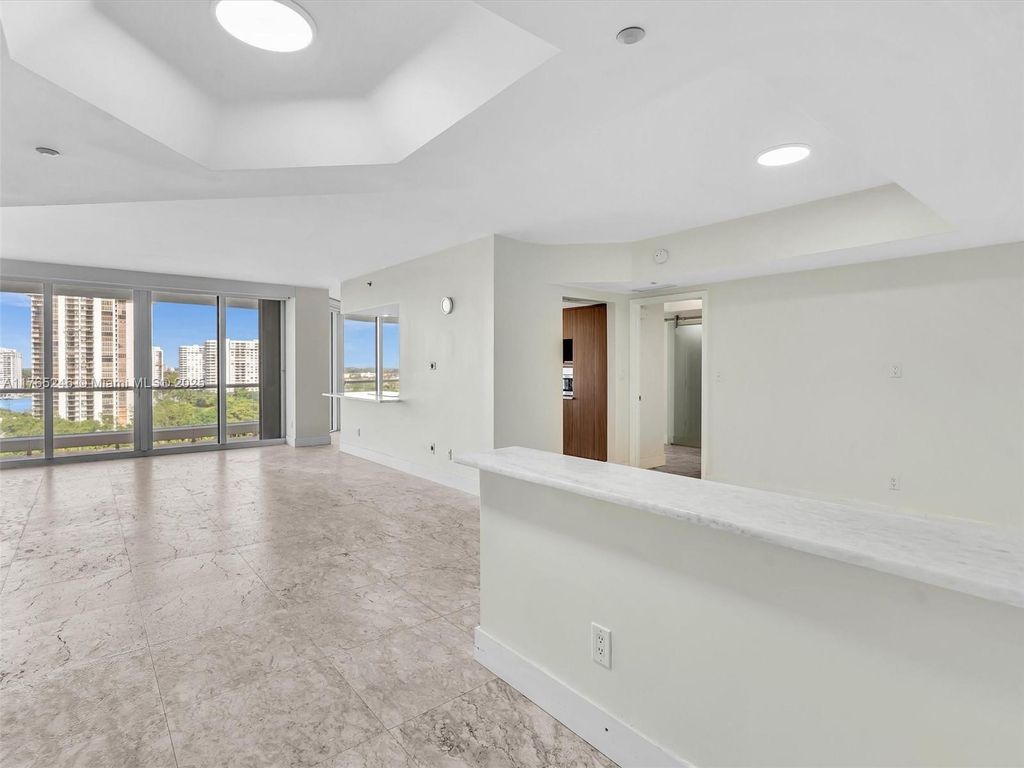 Property photo 2 of 50 <Alttext/>