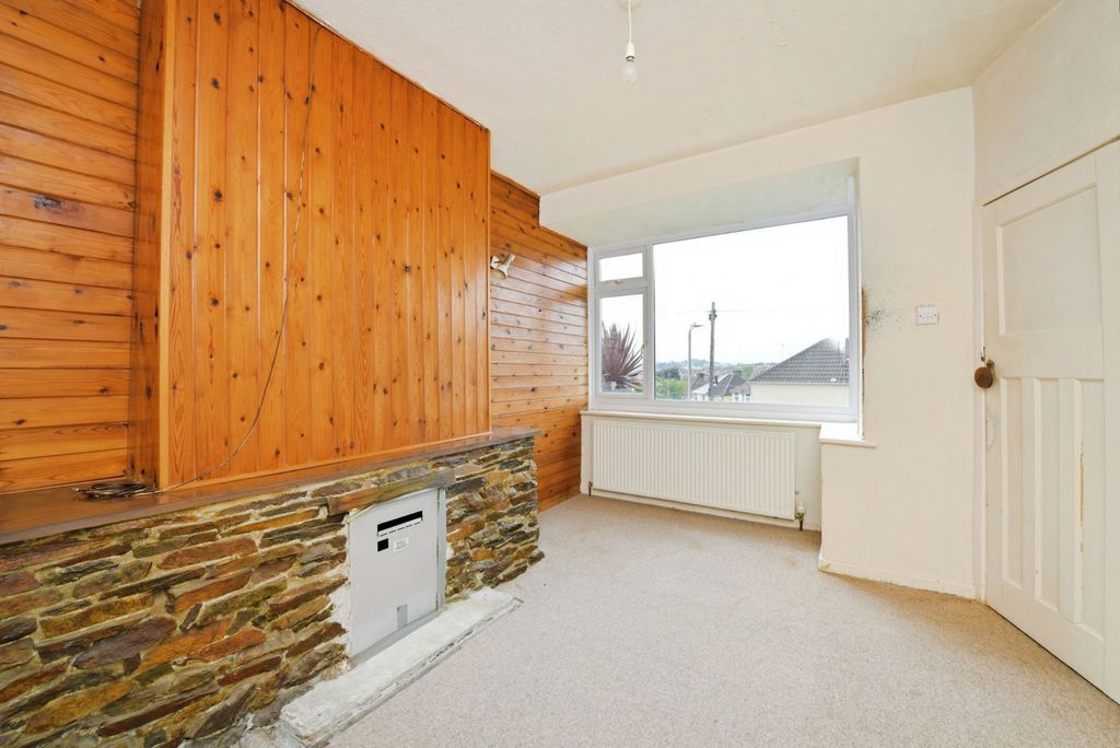 Property photo 2 of 17 Photo