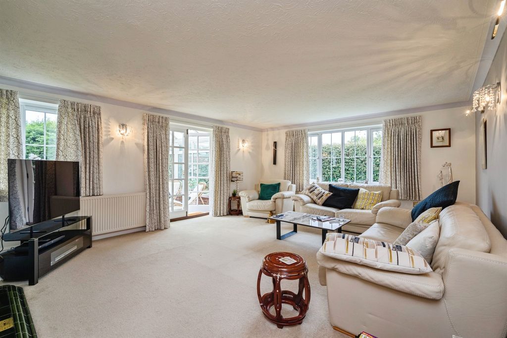 Property photo 3 of 17