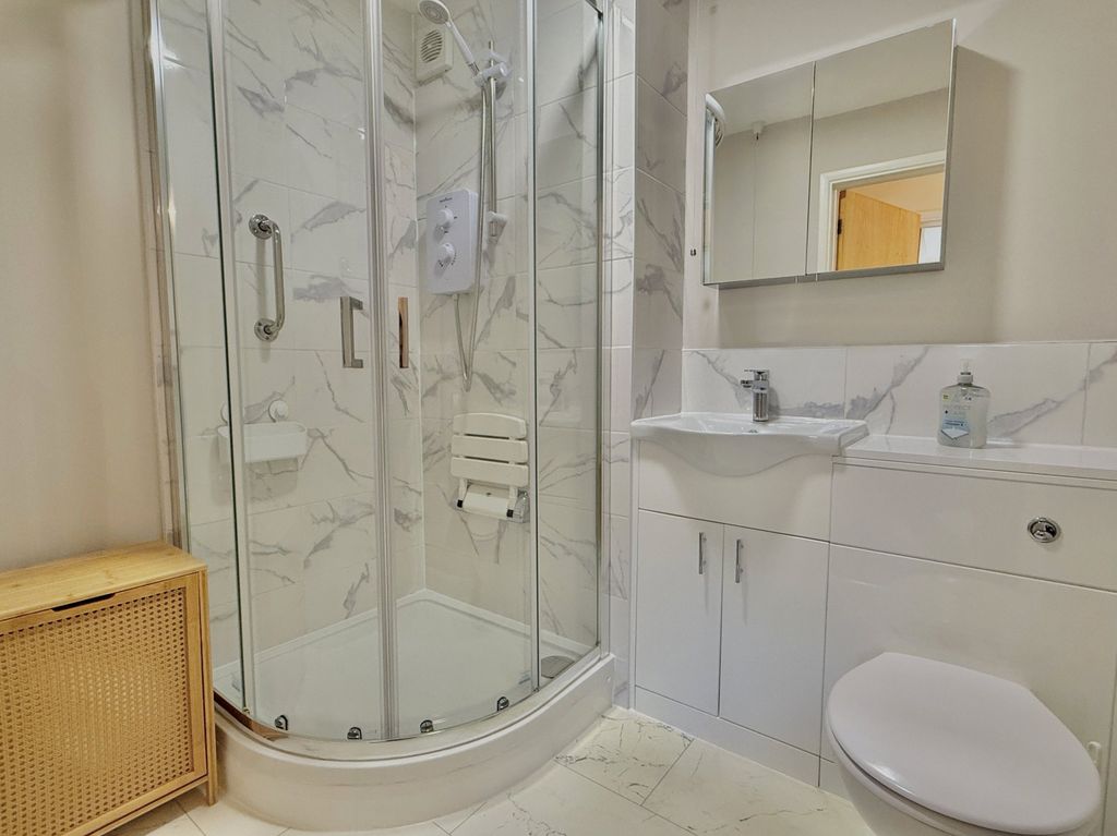 Property photo 2 of 16 Shower Room