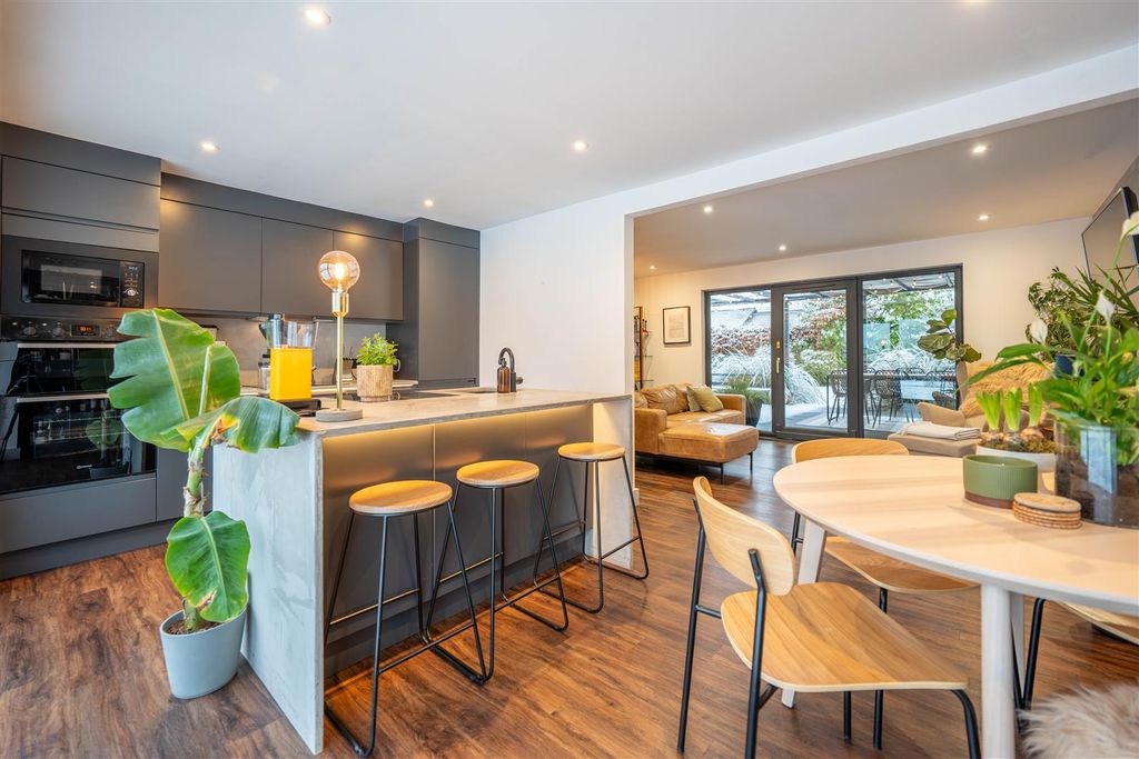 Property photo 3 of 34 Dsc00742-Hdr.Jpg