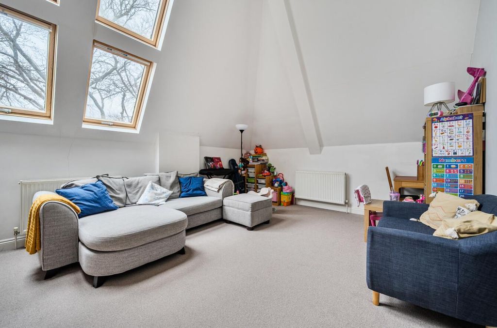 Property photo 3 of 15 1416855-14-6995Ceb03Df48.Jpg