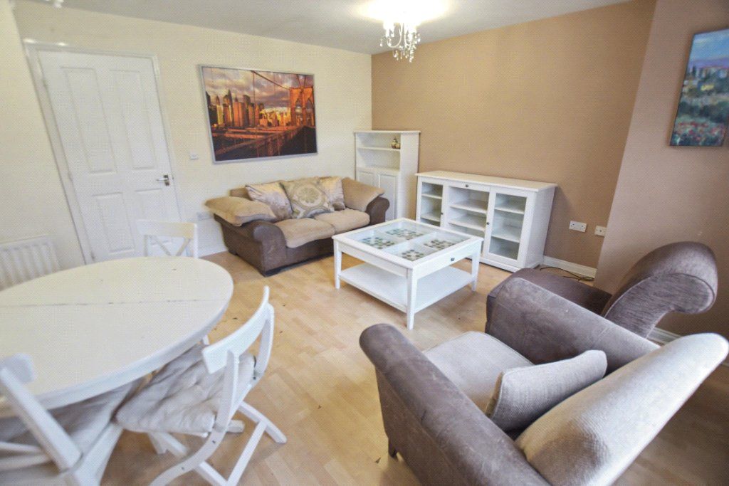 Property photo 3 of 13 Lounge