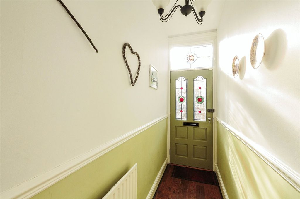 Property photo 2 of 18 Picture No. 21
