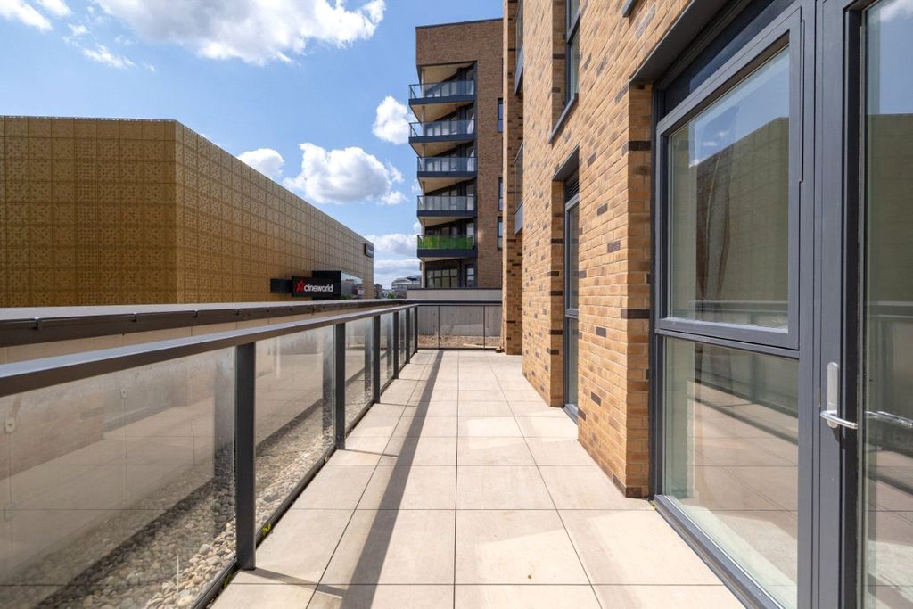 Property photo 2 of 17 Picture No. 18